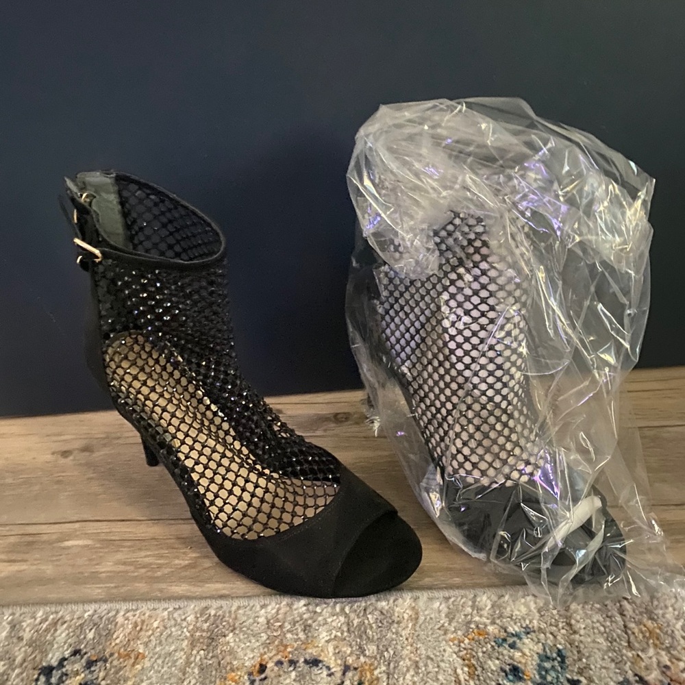 High heel boots